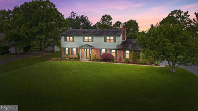 Backyard, Exterior, Facade, Brick Facade, Georgian