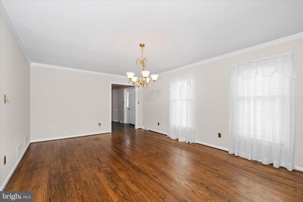 Chandelier, Empty room, Interior, Wood Texture Flooring