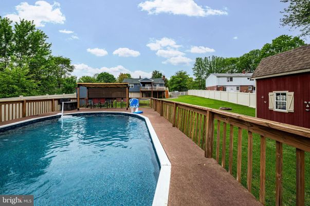 Exterior, Pool
