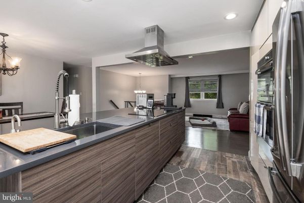 Interior, Kitchen, Living room, Pendant Lights, Recessed Lighting, Stainless Steel Appliances, Wood Texture Flooring