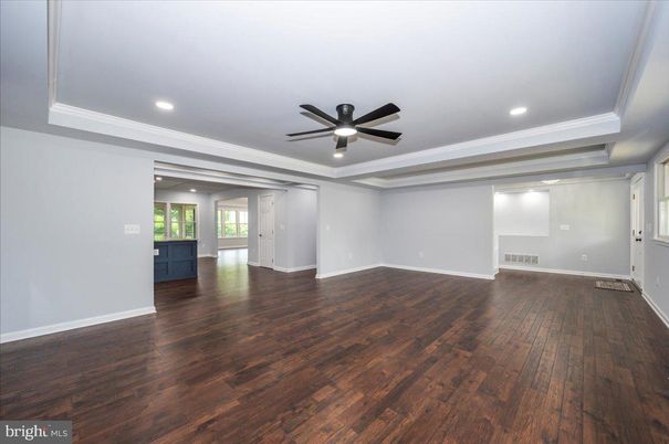 Empty room, Interior, Recessed Lighting, Wood Texture Flooring
