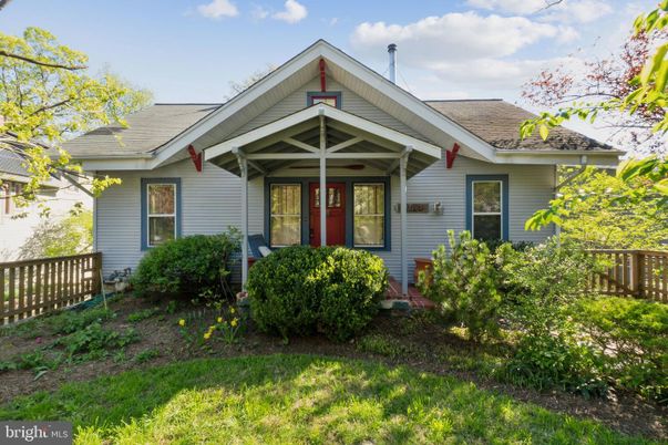 Exterior, Facade, American Craftsman