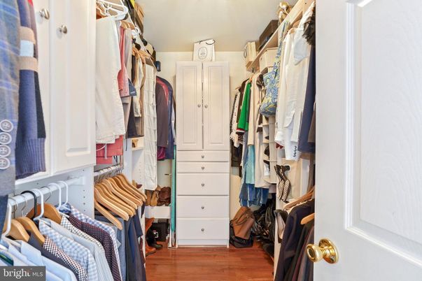 Interior, Walk-in Closets, Wood Texture Flooring