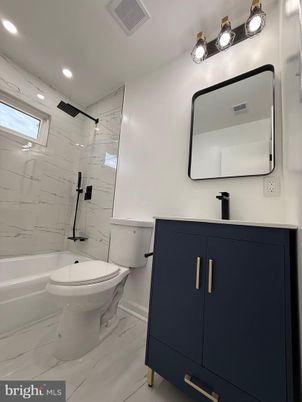 Bathroom, Interior, Marble, Marble Walls, Recessed Lighting