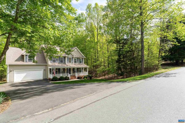 Attached, Exterior, Facade, Cape Cod
