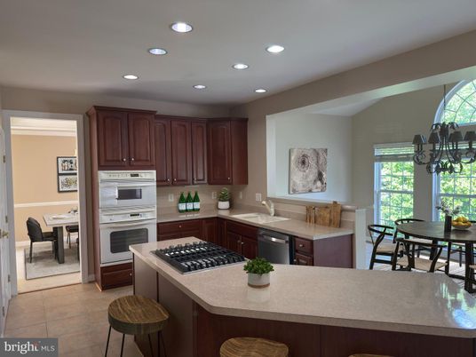 Dining room, Interior, Kitchen, Recessed Lighting