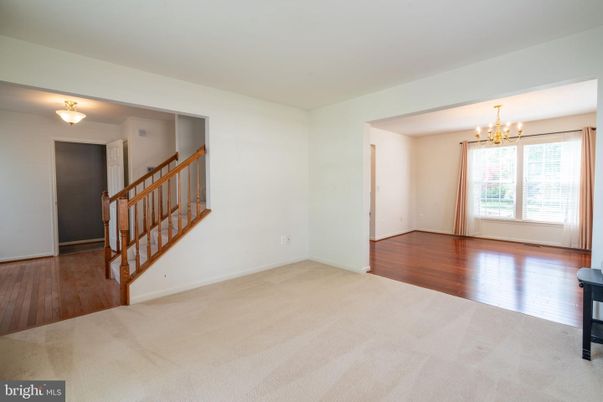 Chandelier, Empty room, Interior, Wood Texture Flooring