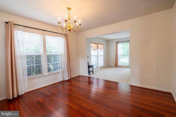 Chandelier, Empty room, Interior, Wood Texture Flooring