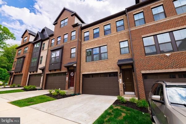 Attached, Exterior, Facade, Brick Facade, Rowhouse