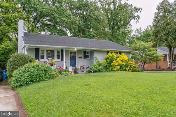 Backyard, Exterior, Facade, Ranch