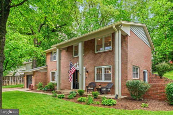 Exterior, Facade, Brick Facade, Raised Ranch