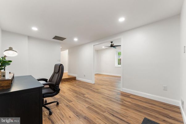 Home Office, Interior, Recessed Lighting, Wood Texture Flooring