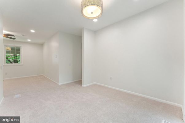 Empty room, Interior, Recessed Lighting