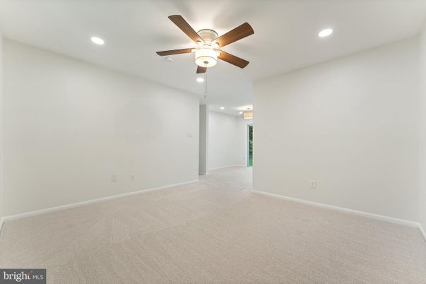 Empty room, Interior, Recessed Lighting