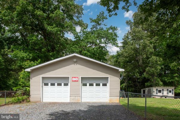 Detached Garage, Exterior