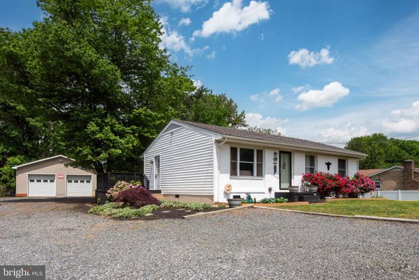 Detached Garage, Exterior