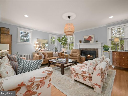 Fireplace, Interior, Living room, Pendant Lights, Recessed Lighting, Wood Texture Flooring