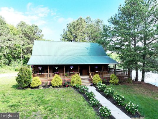 Backyard, Exterior, Facade, Log Home