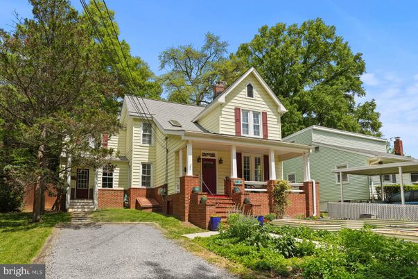 Exterior, Facade, Brick Facade, Queen Anne Victorian