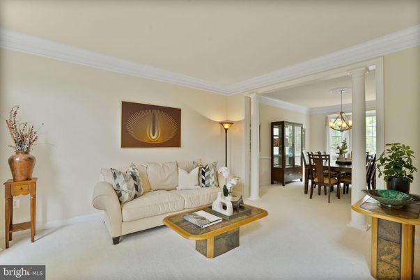 Chandelier, Dining room, Interior, Living room