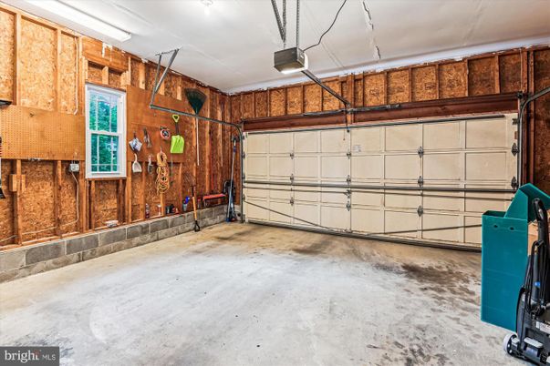 Garage, Interior