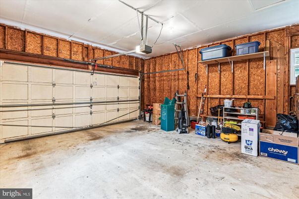 Garage, Interior, Wooden Walls