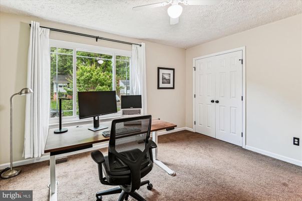 Home Office, Interior