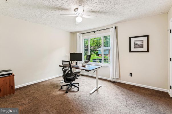Home Office, Interior