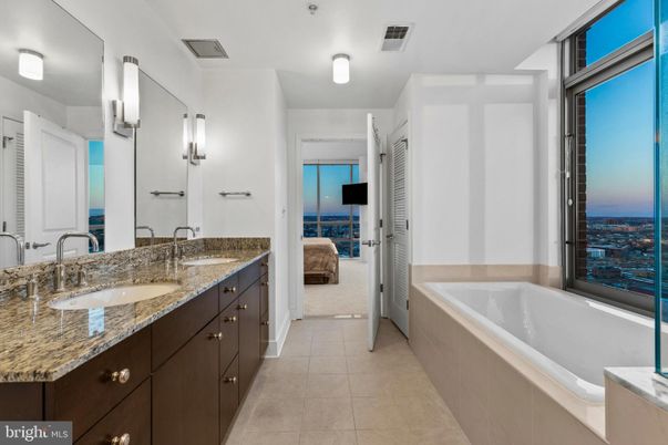 Bathroom, Bedroom, Dual Sink Vanities, Interior
