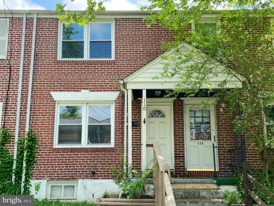 Exterior, Facade, Brick Facade, Rowhouse