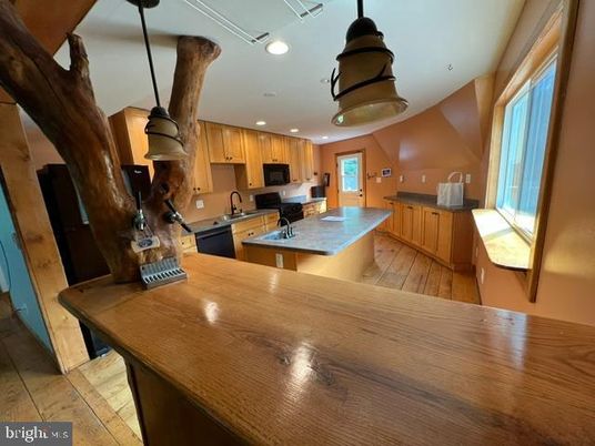Interior, Kitchen, Pendant Lights, Recessed Lighting, Wood Texture Flooring
