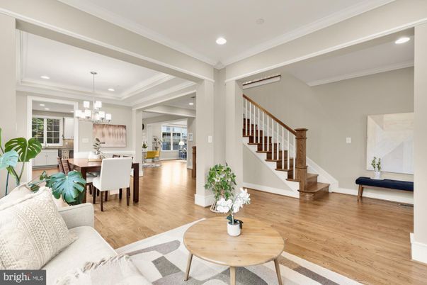 Chandelier, Dining room, Interior, Recessed Lighting, Wood Texture Flooring