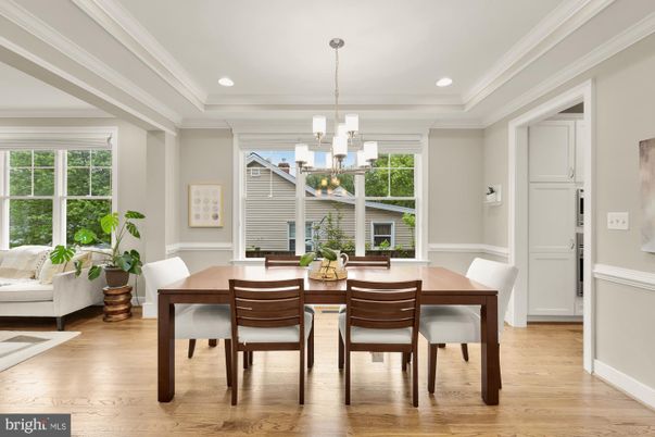 Chandelier, Dining room, Interior, Recessed Lighting, Wood Texture Flooring