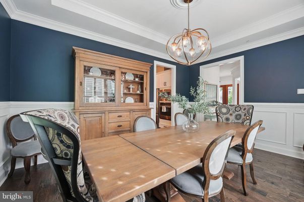 Chandelier, Dining room, Interior, Pendant Lights, Wood Texture Flooring