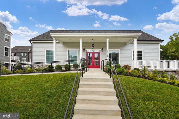 Exterior, Facade, Ranch