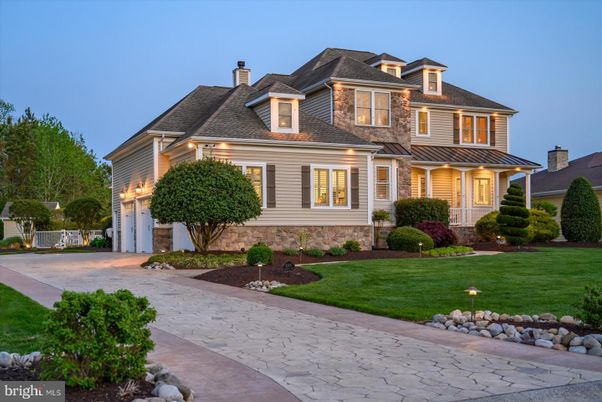 Attached, Exterior, Facade, French Provincial