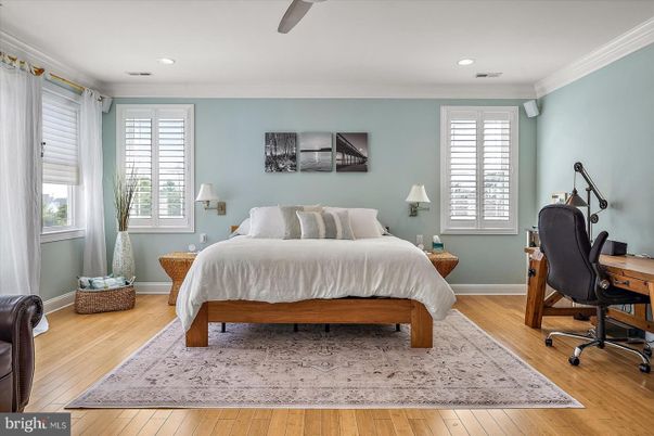 Bedroom, Home Office, Interior, Recessed Lighting, Wood Texture Flooring
