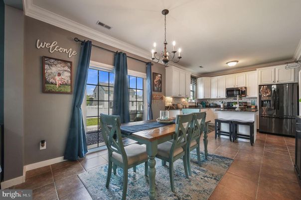 Chandelier, Dining room, Interior, Kitchen, Stainless Steel Appliances