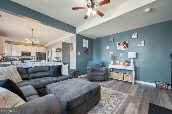Chandelier, Interior, Kitchen, Living room, Stainless Steel Appliances, Wood Texture Flooring