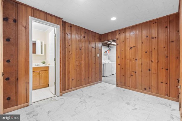 Interior, Marble, Recessed Lighting, Washer, Wooden Walls