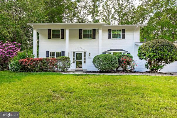 Exterior, Facade, Raised Ranch