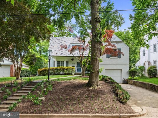 Attached, Exterior, Facade, Raised Ranch