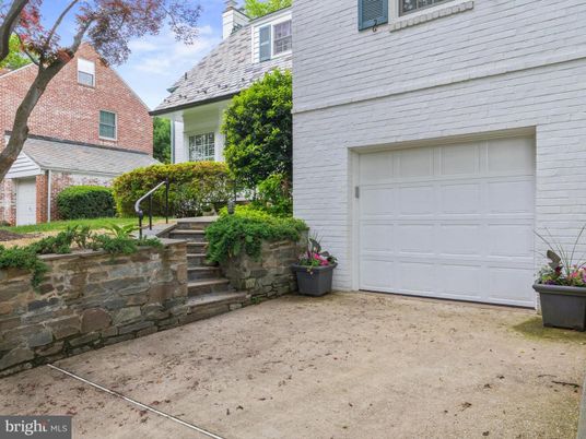 Detached Garage, Exterior