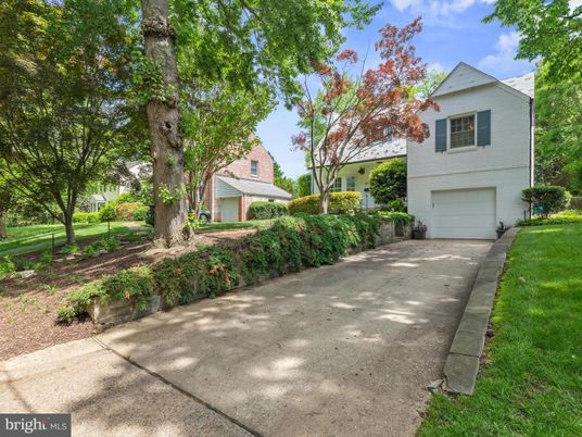 Attached, Exterior, Facade, Raised Ranch