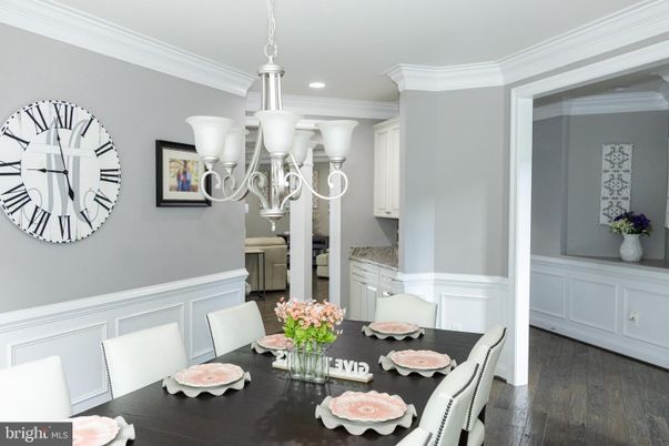 Chandelier, Dining room, Interior, Recessed Lighting, Wood Texture Flooring