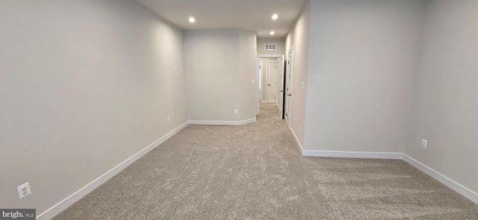 Empty room, Interior, Recessed Lighting