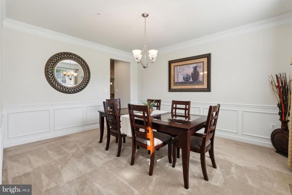 Chandelier, Dining room, Interior, Pendant Lights