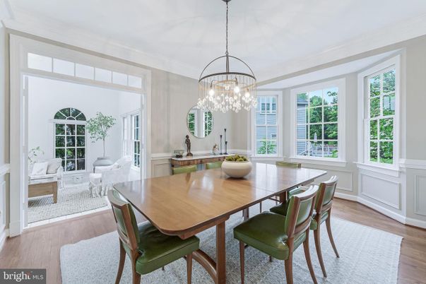 Chandelier, Dining room, Interior, Living room, Pendant Lights, Wood Texture Flooring