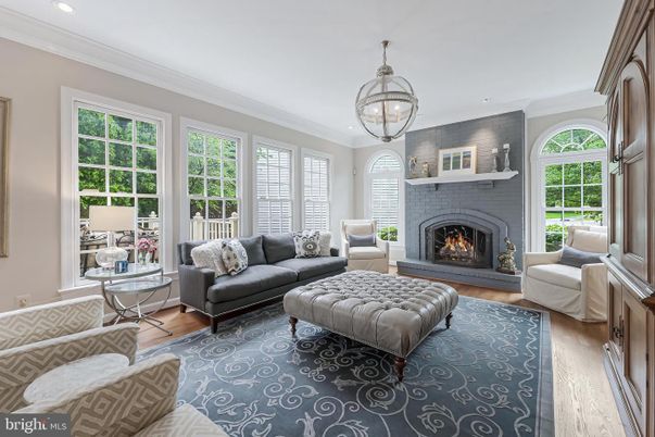 Fireplace, Interior, Living room, Pendant Lights, Recessed Lighting, Wood Texture Flooring