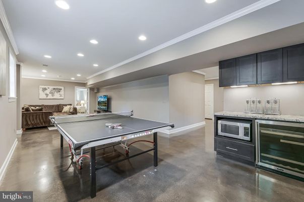Game Room, Interior, Recessed Lighting